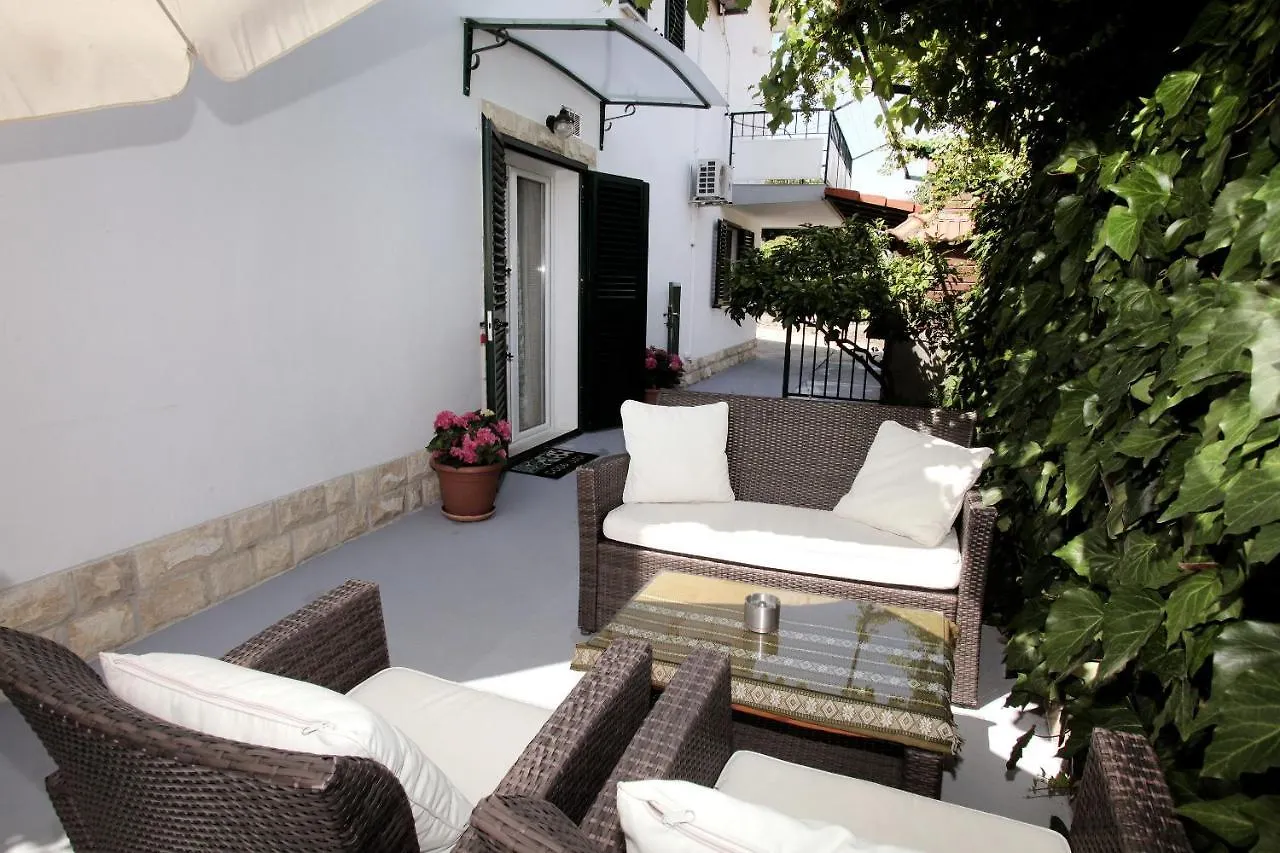 טרוגיר Apartment Eva