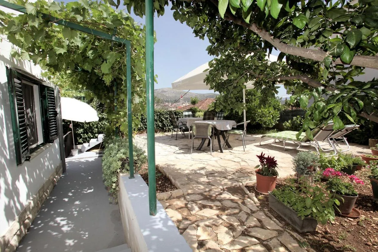 טרוגיר Apartment Eva