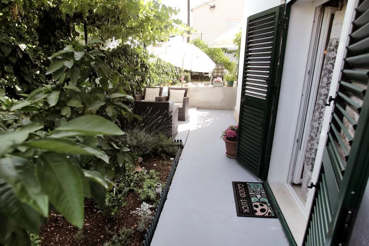 טרוגיר Apartment Eva קרואטיה